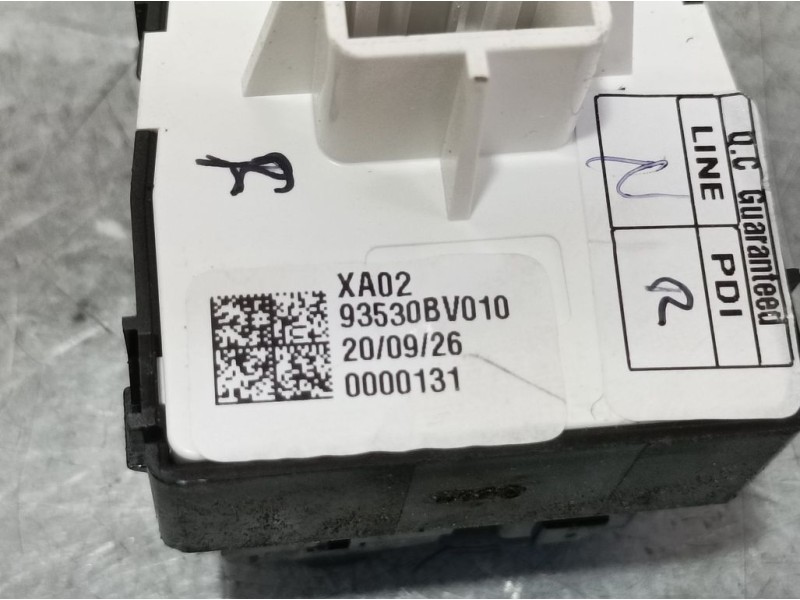 Recambio de mando retrovisor para hyundai i20 klass referencia OEM IAM 93530BV010  