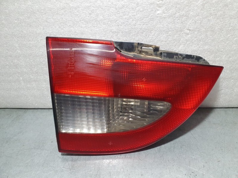 Recambio de piloto trasero izquierdo para renault megane i fase 2 classic (la..) 1.9 dci dynamique referencia OEM IAM 7700428052