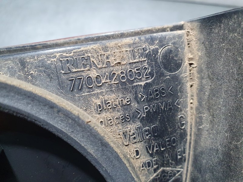 Recambio de piloto trasero izquierdo para renault megane i fase 2 classic (la..) 1.9 dci dynamique referencia OEM IAM 7700428052