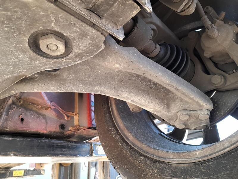 Recambio de brazo suspension inferior delantero izquierdo para renault megane iv hatchback (b9a/m/n_) 1.2 tce 130 (b9mr) referen