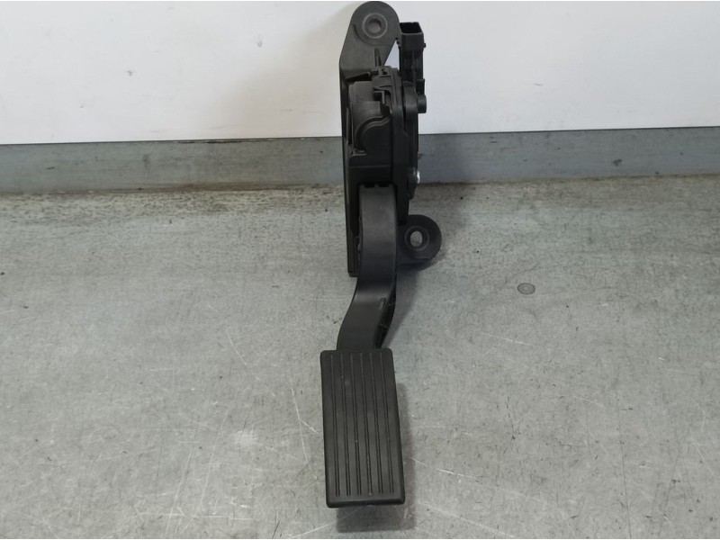 Recambio de potenciometro pedal para hyundai i20 klass referencia OEM IAM 32700C8110  B90