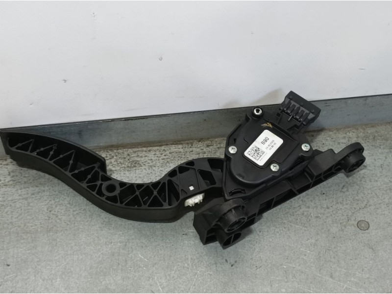 Recambio de potenciometro pedal para hyundai i20 klass referencia OEM IAM 32700C8110  B90