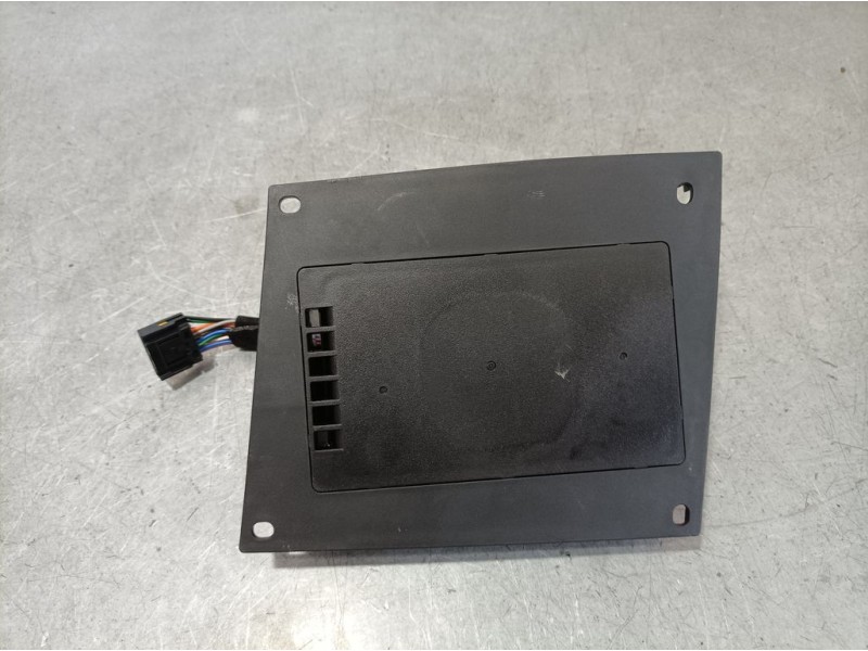 Recambio de cargador inductivo para hyundai i20 klass referencia OEM IAM 4050133571  