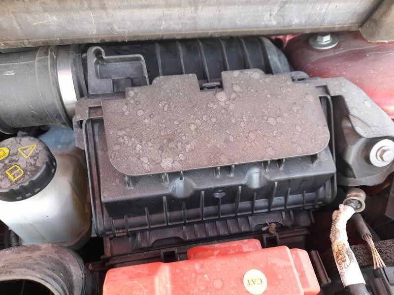 Recambio de carcasa filtro aire para renault megane iv hatchback (b9a/m/n_) 1.2 tce 130 (b9mr) referencia OEM IAM 165006427R  