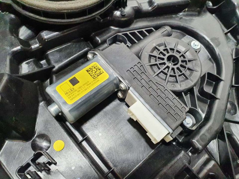 Recambio de elevalunas trasero derecho para bmw serie 1 lim. (f40) 118d m sport referencia OEM IAM 5A02FA801 22975210 ELECTRICO 