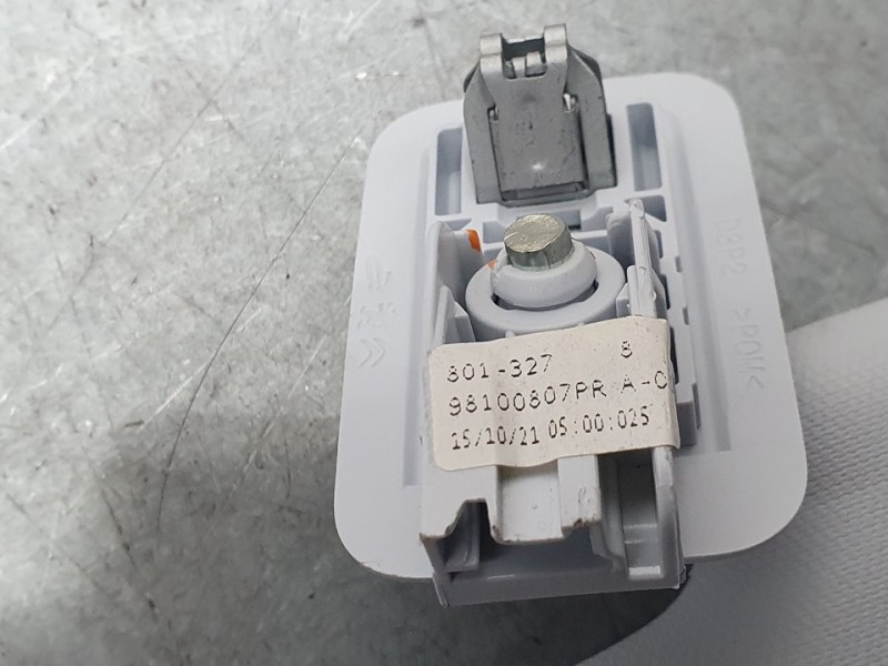 Recambio de parasol derecho para peugeot 2008 (p1) active referencia OEM IAM 98100807PR  