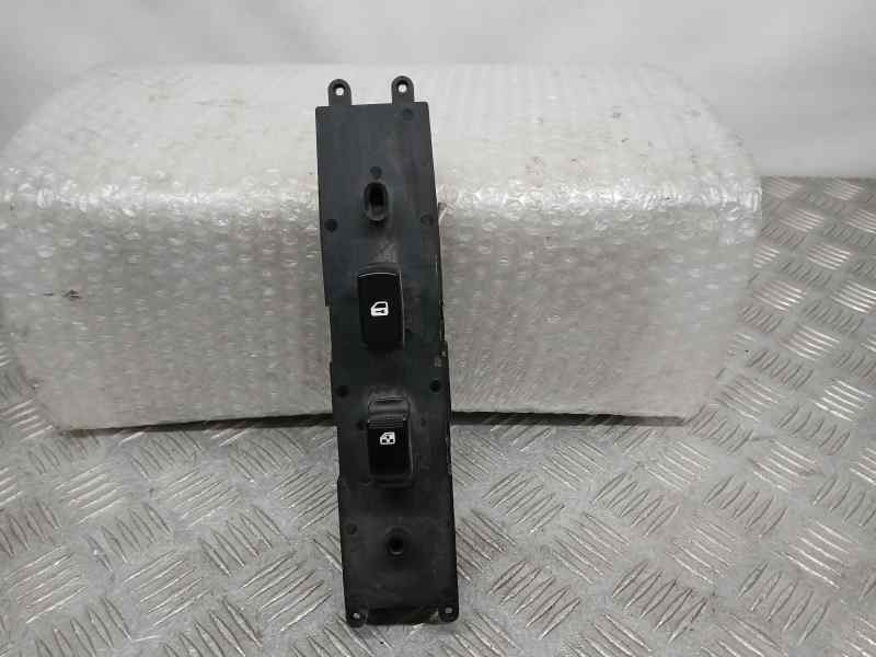 Recambio de mando elevalunas delantero derecho para kia carnival 2.9 crdi vgt ex referencia OEM IAM 935754D1200T  