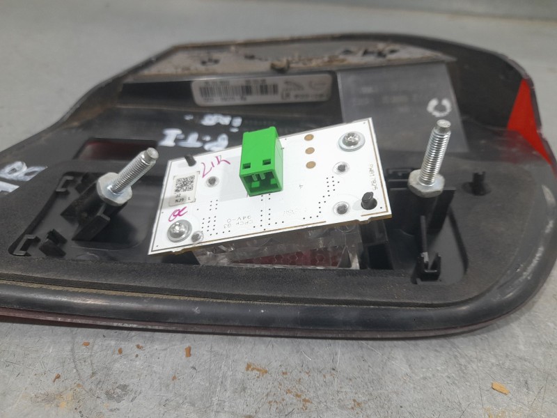 Recambio de piloto trasero izquierdo para jaguar xf s pace referencia OEM IAM CX235K273AA  INTERIOR