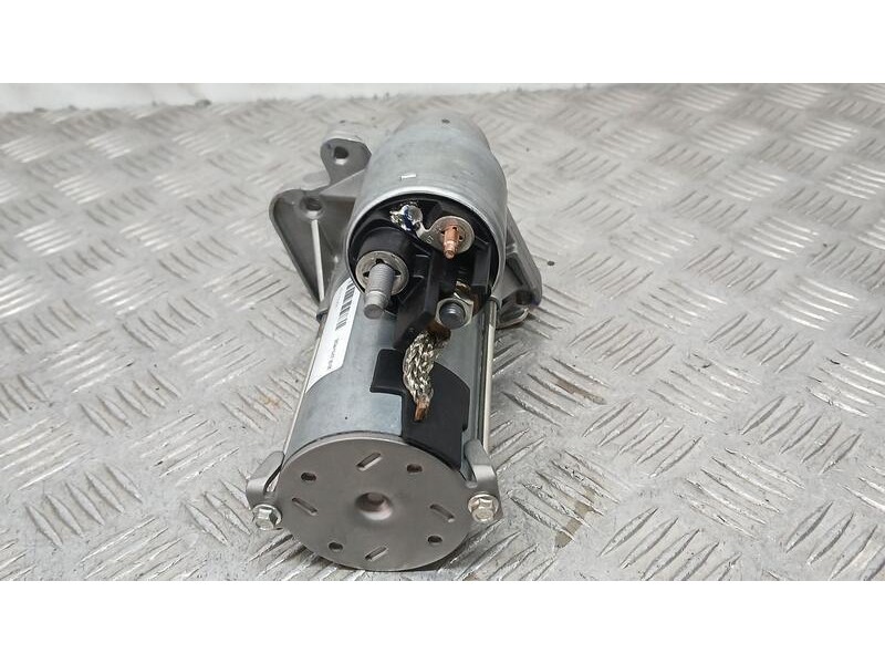 Recambio de motor arranque para renault clio iii dinamique referencia OEM IAM 8200584675  