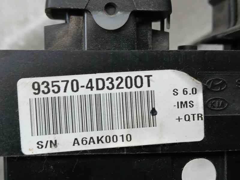 Recambio de mando elevalunas delantero izquierdo para kia carnival 2.9 crdi vgt ex referencia OEM IAM 935704D3200T  
