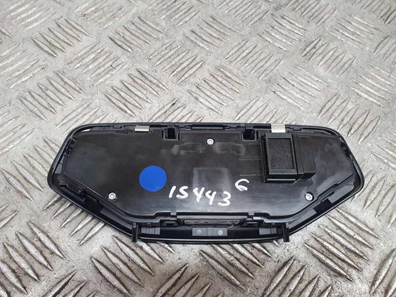 Recambio de luz interior para bmw serie 1 lim. (f40) 118d m sport referencia OEM IAM 989114304 1044714704 