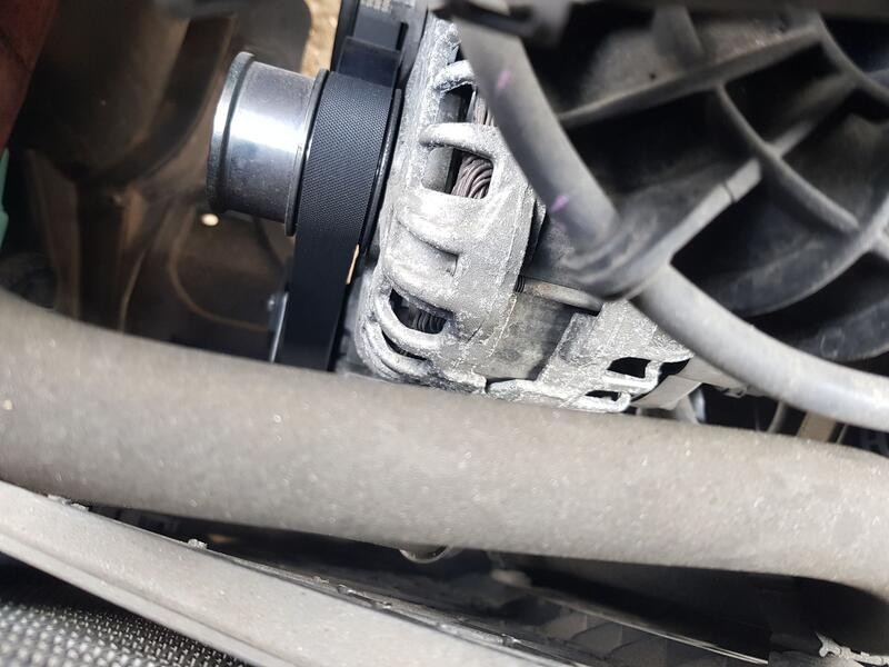 Recambio de alternador para seat ibiza iv (6j5, 6p1) 1.0 tsi referencia OEM IAM 04E903015A  