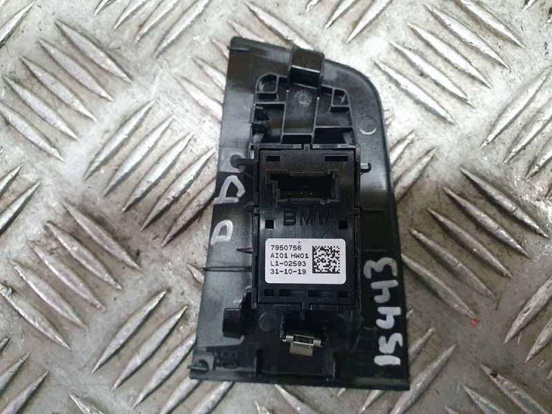 Recambio de mando elevalunas delantero derecho para bmw serie 1 lim. (f40) 118d m sport referencia OEM IAM 7950756  
