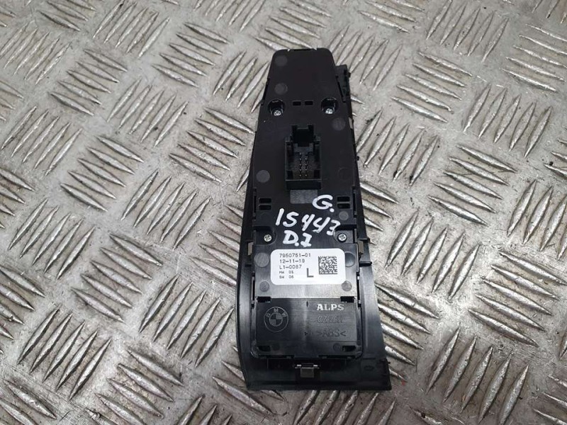 Recambio de mando elevalunas delantero izquierdo para bmw serie 1 lim. (f40) 118d m sport referencia OEM IAM 795075101  C/ MANDO