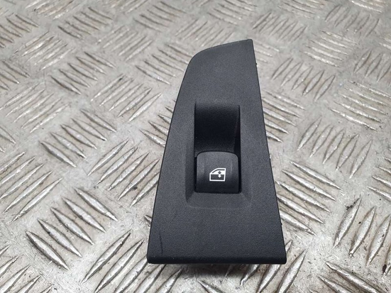 Recambio de mando elevalunas trasero derecho para bmw serie 1 lim. (f40) 118d m sport referencia OEM IAM 7950756  