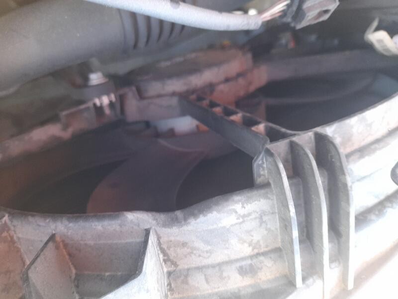 Recambio de electroventilador para renault megane iv hatchback (b9a/m/n_) 1.2 tce 130 (b9mr) referencia OEM IAM 214813939R  