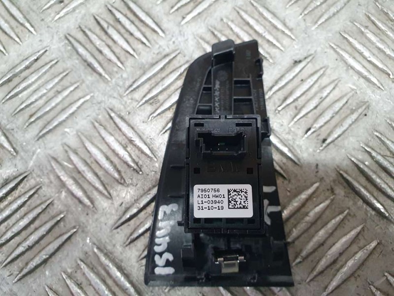 Recambio de mando elevalunas trasero izquierdo para bmw serie 1 lim. (f40) 118d m sport referencia OEM IAM 7950756  
