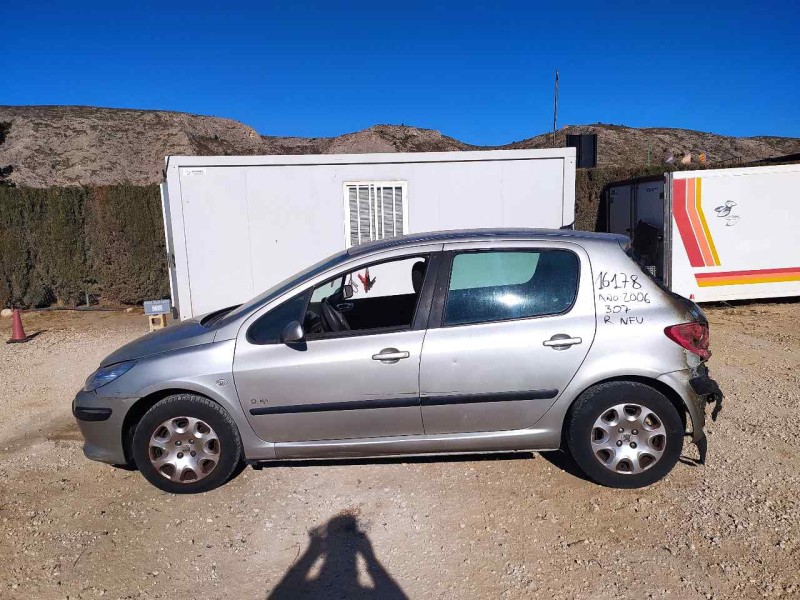 peugeot 307 berlina (s2) del año 2007
