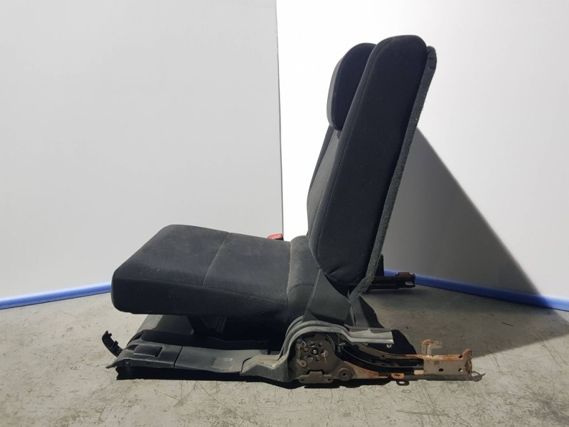 Recambio de asiento trasero izquierdo para toyota land cruiser (j15) basis referencia OEM IAM   