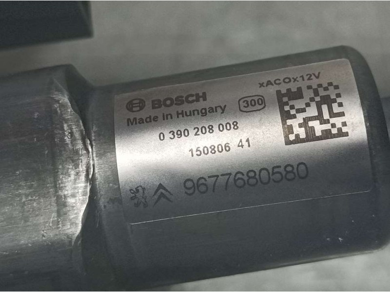 Recambio de motor limpia trasero para peugeot 308 style referencia OEM IAM 9677680580 0390208008 BOSCH