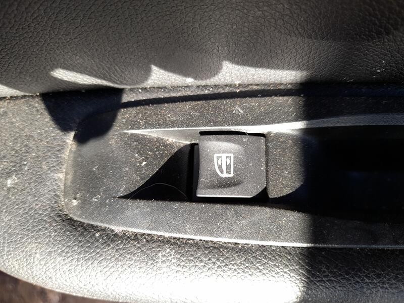 Recambio de mando elevalunas trasero derecho para renault megane iv hatchback (b9a/m/n_) 1.2 tce 130 (b9mr) referencia OEM IAM 2