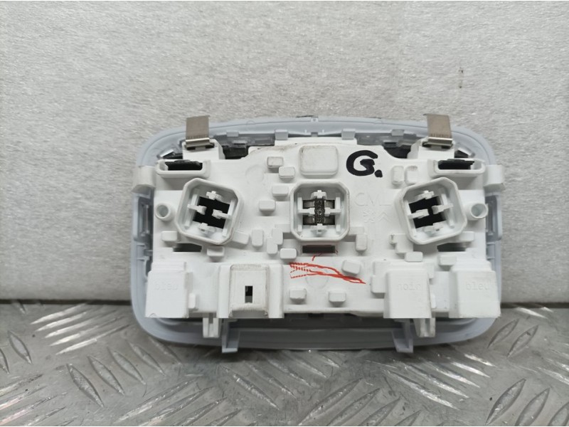 Recambio de luz interior para peugeot 308 active bussines referencia OEM IAM 96781443PR TRASERA 