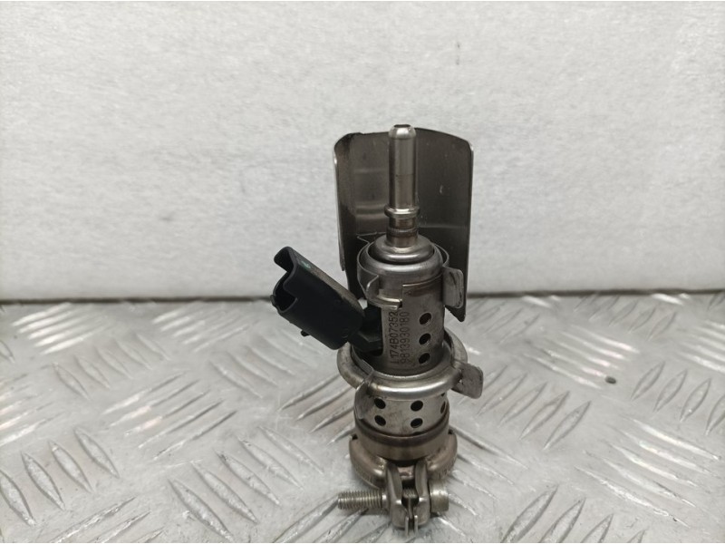 Recambio de inyector adblue para peugeot 308 active bussines referencia OEM IAM 9813930180  