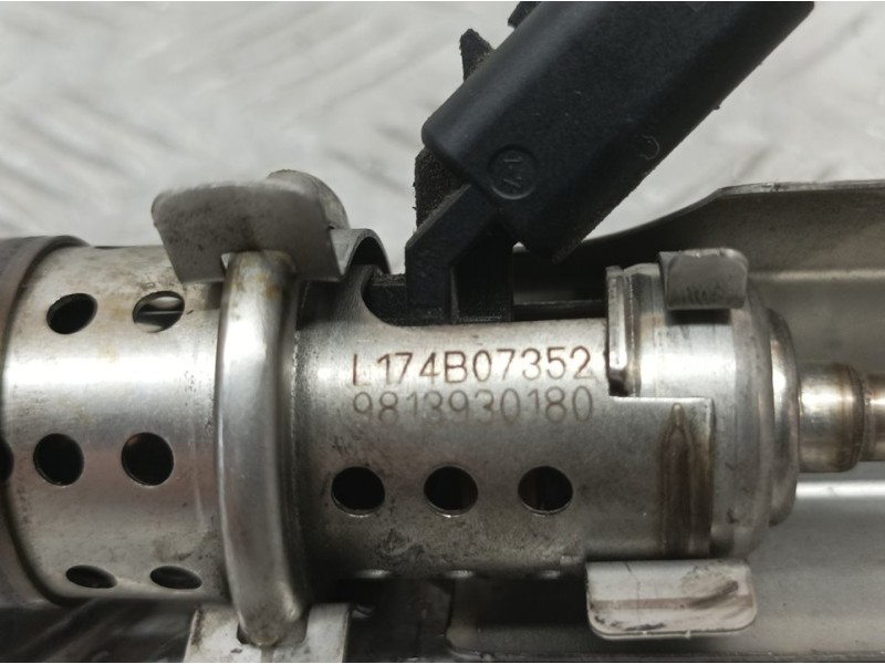 Recambio de inyector adblue para peugeot 308 active bussines referencia OEM IAM 9813930180  