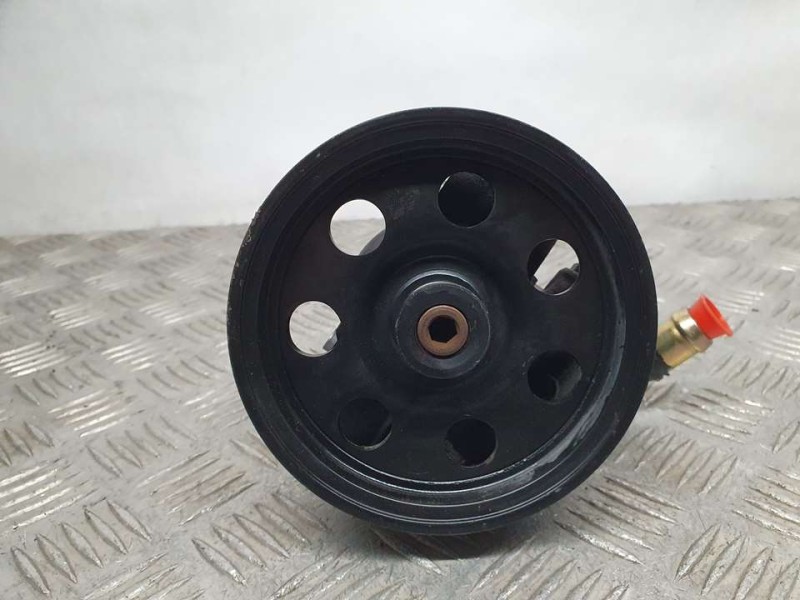Recambio de bomba direccion para ford focus berlina (cak) ambiente referencia OEM IAM 2LD1803  