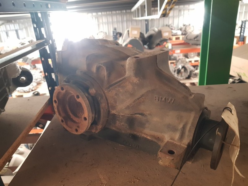 Recambio de diferencial trasero para bmw z3 roadster (e36) 1.9 cat referencia OEM IAM 1428412 RELACION 3,38 CLAVIJA ROTA