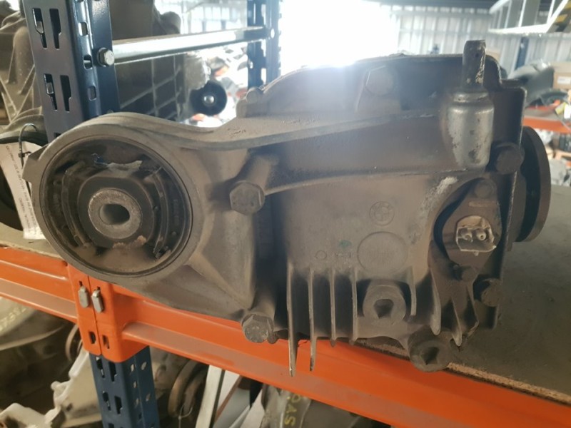 Recambio de diferencial trasero para bmw z3 roadster (e36) 1.9 cat referencia OEM IAM 1428412 RELACION 3,38 CLAVIJA ROTA