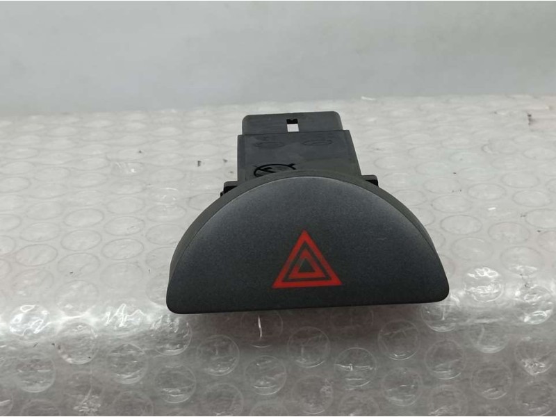 Recambio de warning para kia soul diva referencia OEM IAM 81125L  