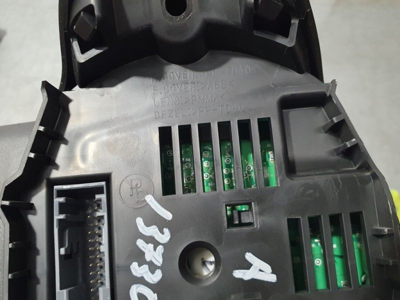 Recambio de cuadro instrumentos para chevrolet aveo sedán ltz referencia OEM IAM 95072532 ABKW SIN REFERENCIA