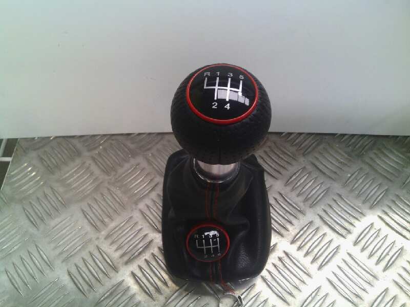 Recambio de recambio pomo con guarnecido para audi a3 (8l) referencia OEM IAM POM40125 POMO C/GUARNECIDO 5/6 V POMO C/GUARNECIDO