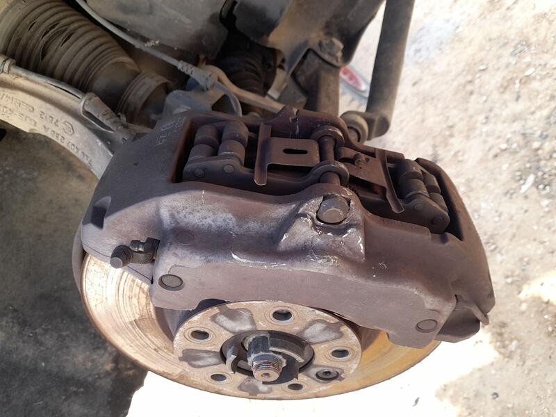 Recambio de pinza freno delantera derecha para audi q7 (4lb) 3.0 tdi quattro referencia OEM IAM 7L6615150  