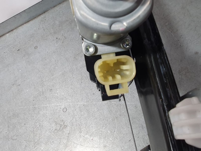 Recambio de elevalunas delantero derecho para chevrolet aveo sedán ltz referencia OEM IAM 98810J3010 0130822464 ELECTRICO