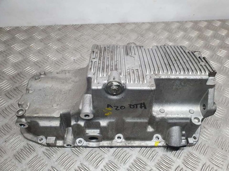 Recambio de carter para opel astra j lim. 2.0 16v cdti referencia OEM IAM 55582918  