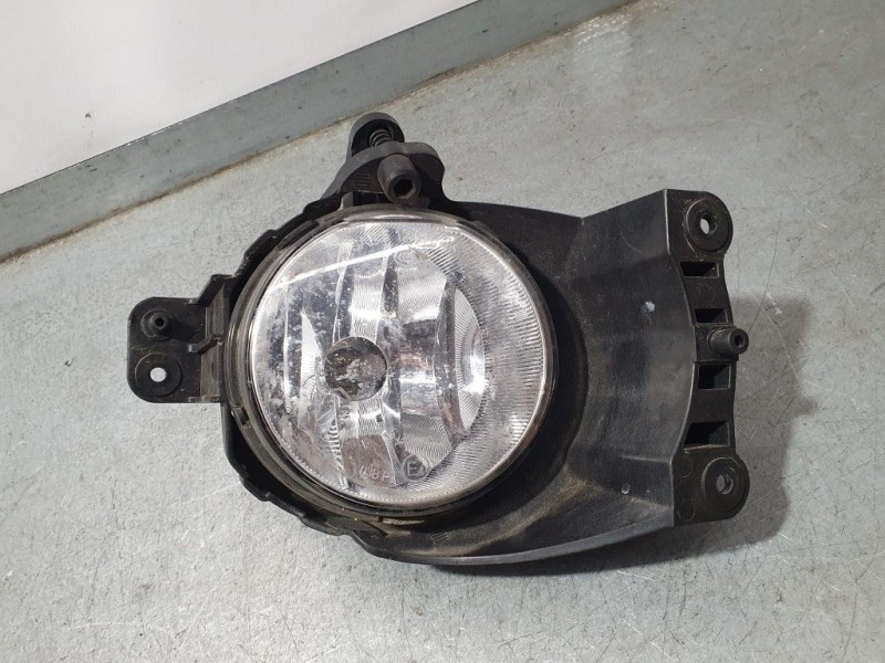 Recambio de faro antiniebla derecho para chevrolet aveo sedán ltz referencia OEM IAM 95416888  