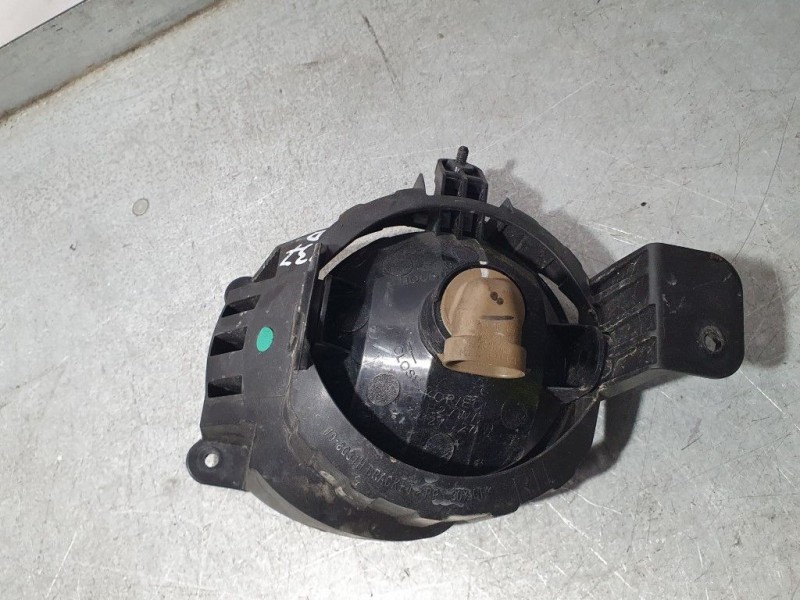 Recambio de faro antiniebla derecho para chevrolet aveo sedán ltz referencia OEM IAM 95416888  