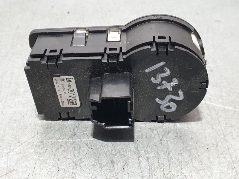 Recambio de mando luces para chevrolet aveo sedán ltz referencia OEM IAM 96892012 10009336 LK