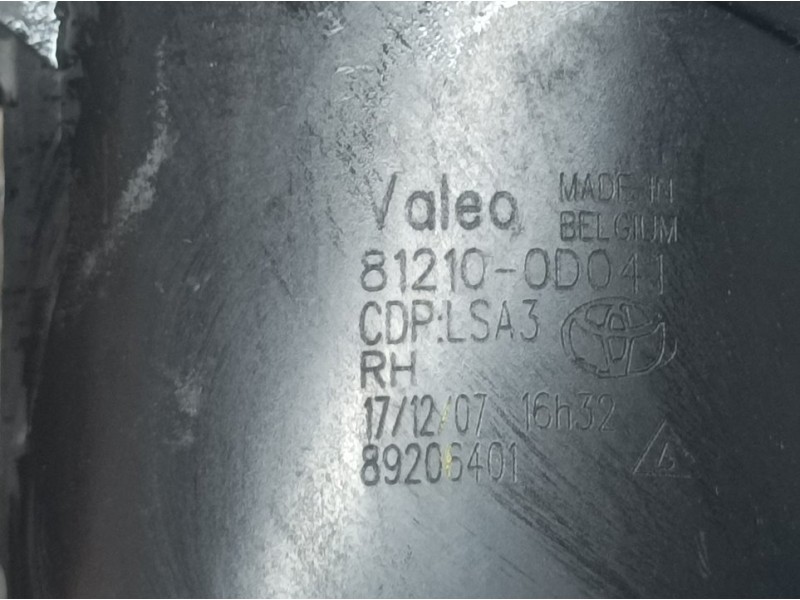 Recambio de faro antiniebla derecho para toyota auris básico referencia OEM IAM 812100D041 89206401 VALEO