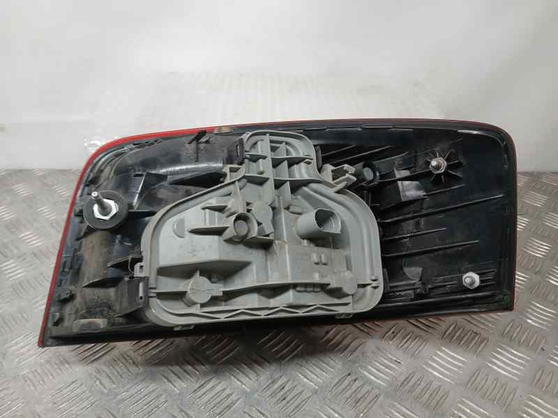 Recambio de piloto trasero izquierdo para audi a3 (8p) attration referencia OEM IAM 8P3945095B  ROZADO