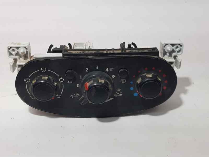 Recambio de mando calefaccion / aire acondicionado para dacia sandero stepway referencia OEM IAM A42303400  