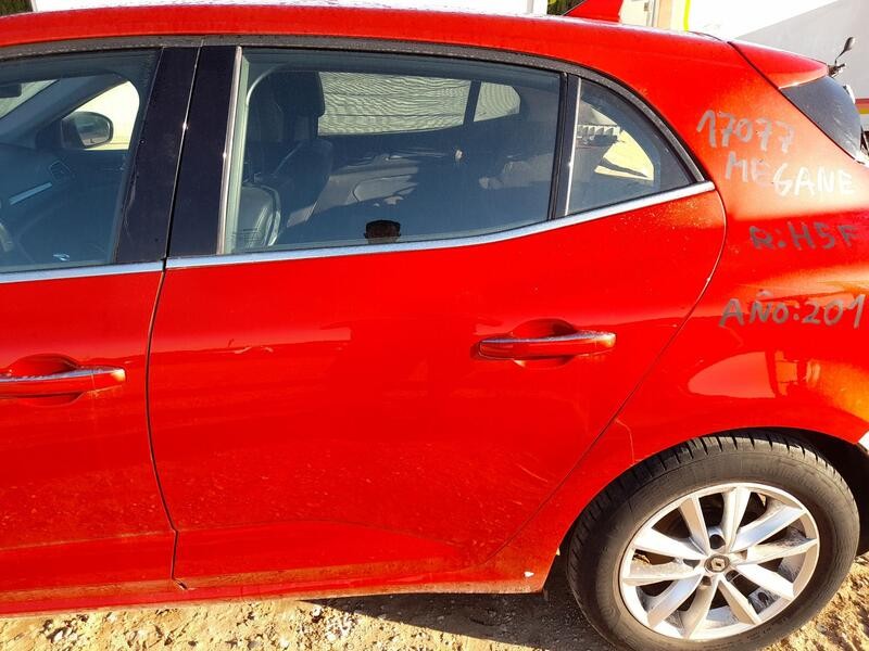 Recambio de puerta trasera izquierda para renault megane iv hatchback (b9a/m/n_) 1.2 tce 130 (b9mr) referencia OEM IAM 821015121