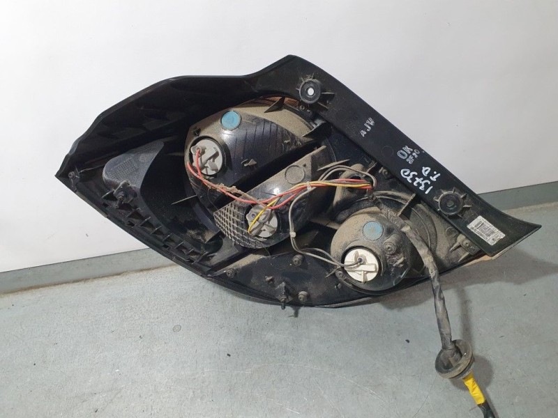 Recambio de piloto trasero derecho para chevrolet aveo sedán ltz referencia OEM IAM 96831068  POCO ROZADO