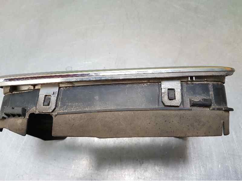 Recambio de rejilla delantera para bmw serie 3 compact (e46) 318ti referencia OEM IAM  PATAS ROTAS IZQUIERDA