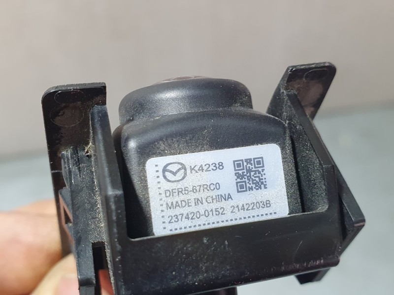 Recambio de camara vision trasera para mazda cx-30 basis 2wd referencia OEM IAM DFR567RC0  