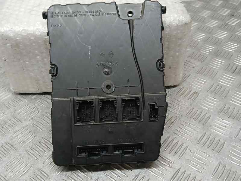 Recambio de caja reles / fusibles para renault scenic ii authentique referencia OEM IAM 8200780021 U118400260I SIEMENS