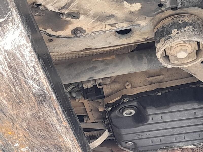 Recambio de transmision central para audi q7 (4lb) 3.0 tdi quattro referencia OEM IAM 7L0521101D DELANTERA 