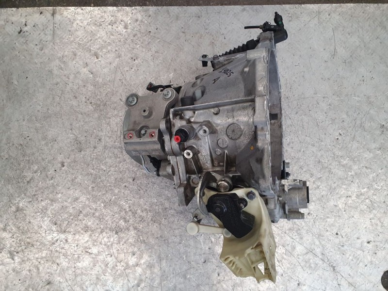 Recambio de caja cambios para peugeot 208 active referencia OEM IAM 20ET69 8779872B 5VELOCIDADES